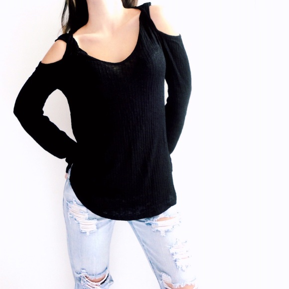 Tops - ❗️ LAST ONE ❗️Leah Long Sleeve Top