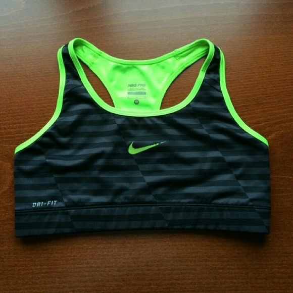 Nike pro sports bra