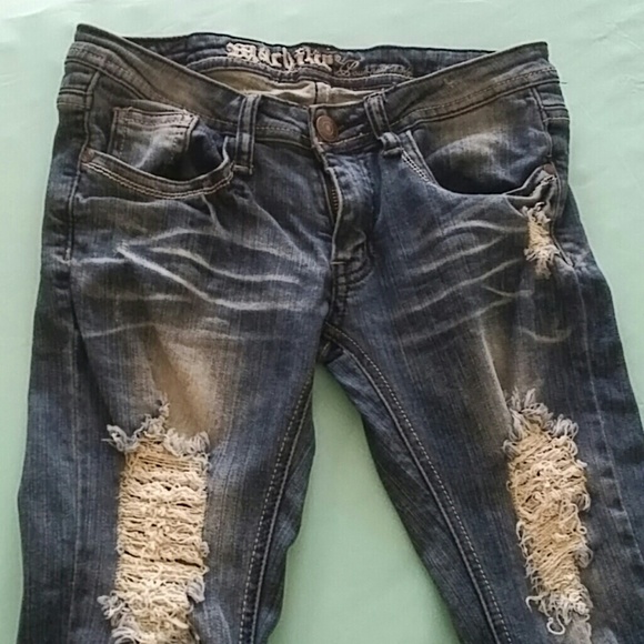 Distressed skinny jeans