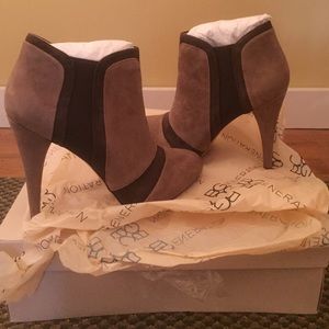 BCBG Booties !!!!!! 👠👠 SALE LIMITED TIME❗️❗️❗️❗️