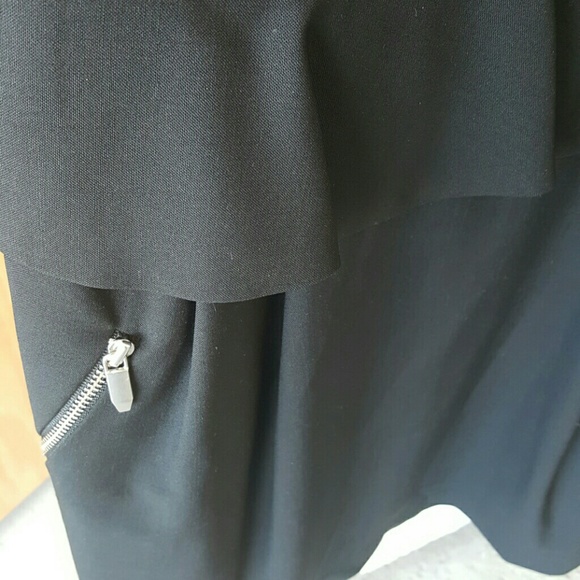 Theysken's Theory black peplum sheath dress - Picture 4 of 4