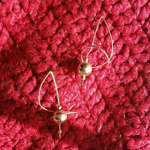 Fashion Gold tone Wire dangle earrings