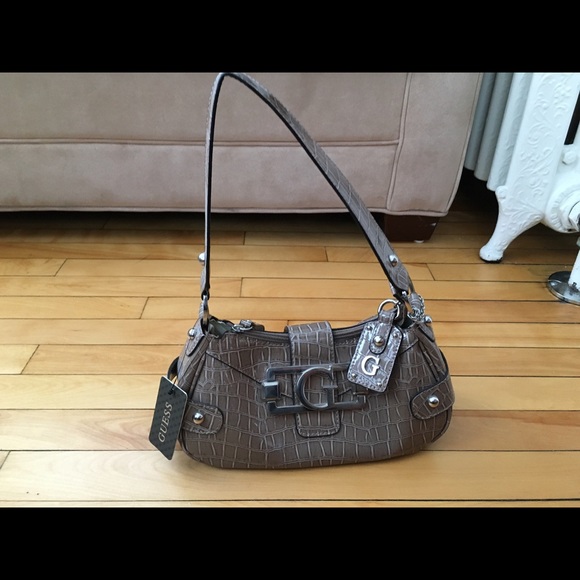 🚫SOLD🚫 BRAND NEW faux snakeskin purse by Guess