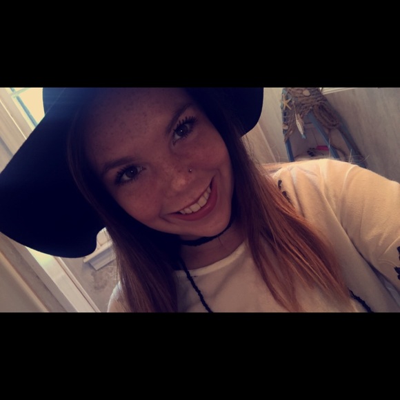 Meet your Posher, Sarah - Picture 5 of 8