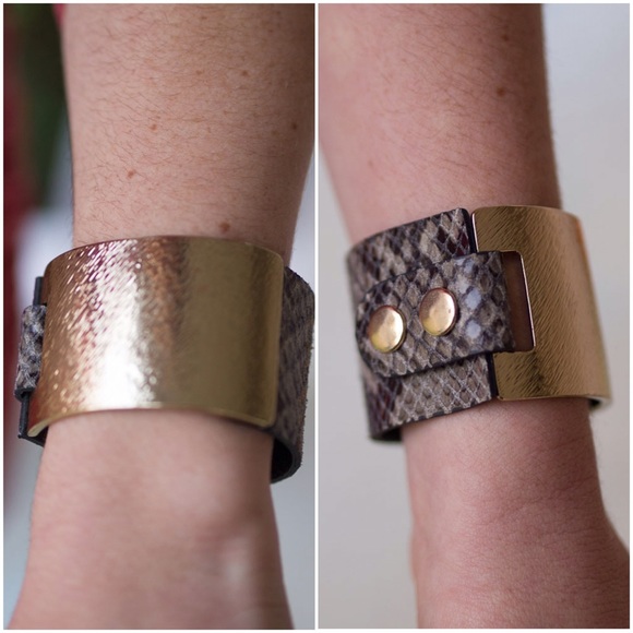 Jewelry - NWT Gold & animal print bracelet