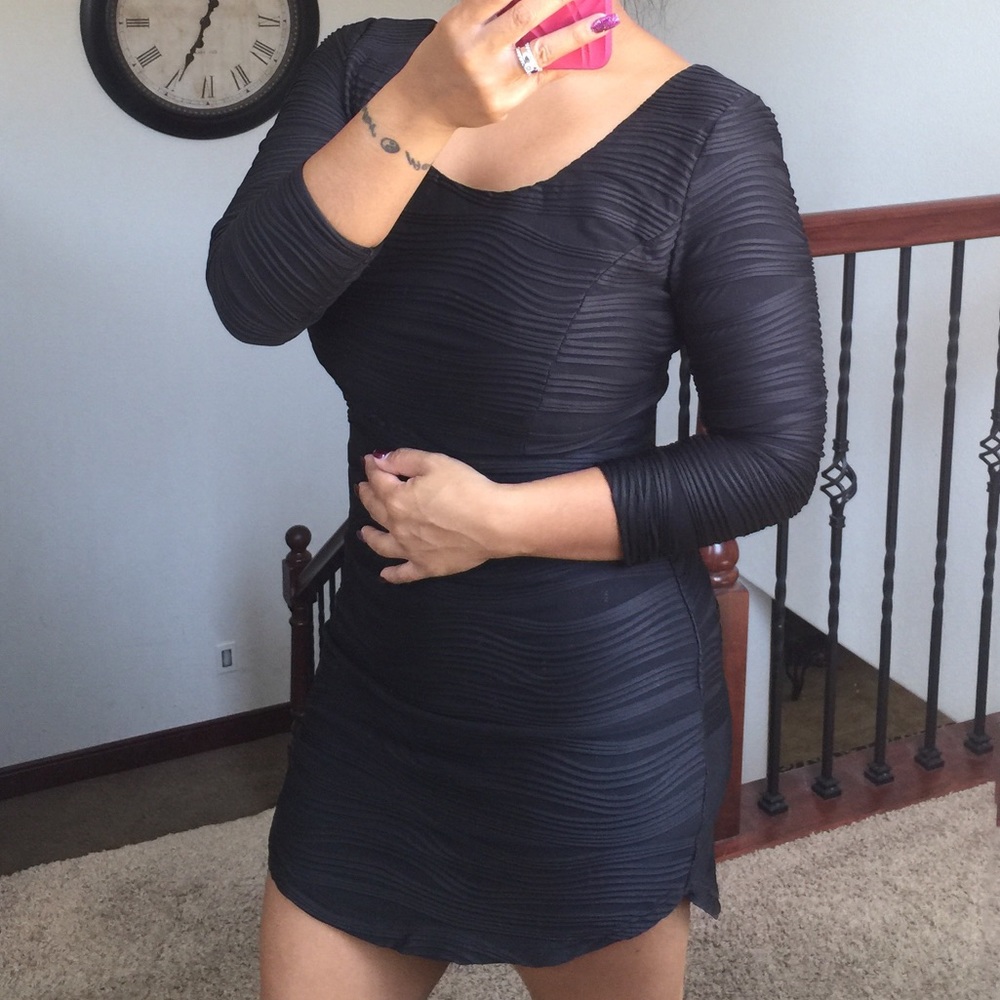 Sexy Black 3/4 Sleeve Fitted Mini - Picture 2 of 5