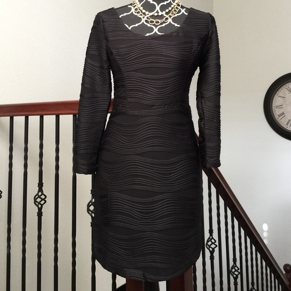 Sexy Black 3/4 Sleeve Fitted Mini - Picture 4 of 5