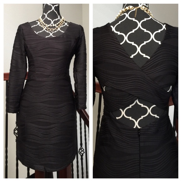 Sexy Black 3/4 Sleeve Fitted Mini - Picture 5 of 5