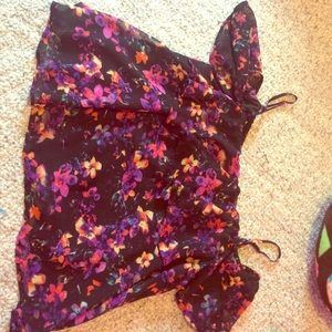 Decree top with floral pattern