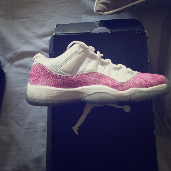 Girls Air Jordan 11 Retro Low