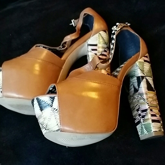 Jessica Simpson wedges
