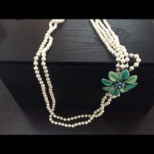 Elegant necklace