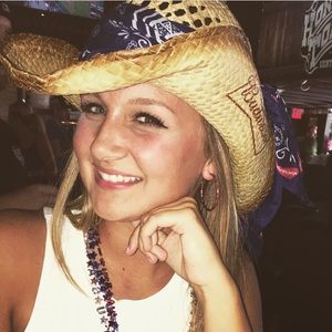 Meet your Posher, Mallory