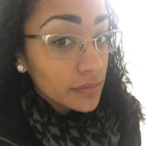 Meet your Posher, Cassandra