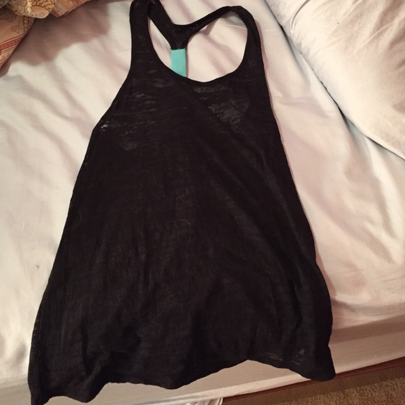 Black work out tank
