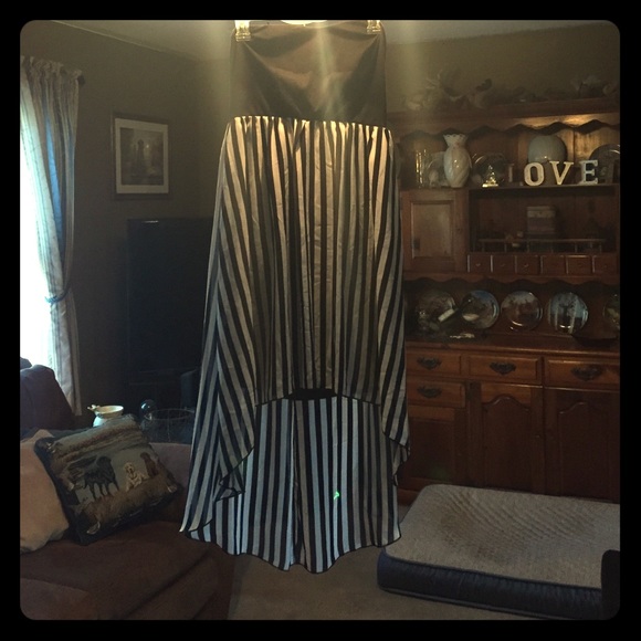 🔥price lowered🔥Black and white striped dress