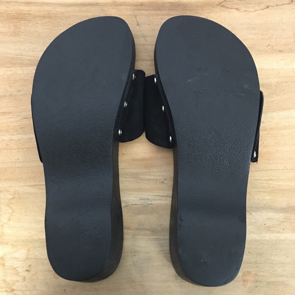 🔴SOLD🔴CHANEL BACK WOODEN MULES - Picture 4 of 4