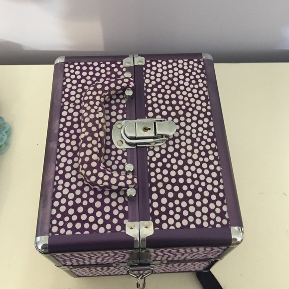 PB Teen Other - Makeup Box
