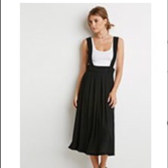 Pleated overall skirt