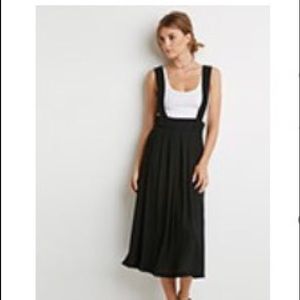 Pleated overall skirt
