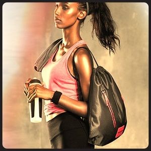 VICTORIA'S SECRET DRAWSTRING SPORT BAG BACKPACK