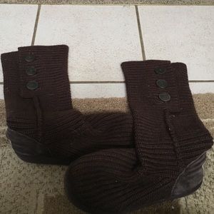 Used brown knit uggs