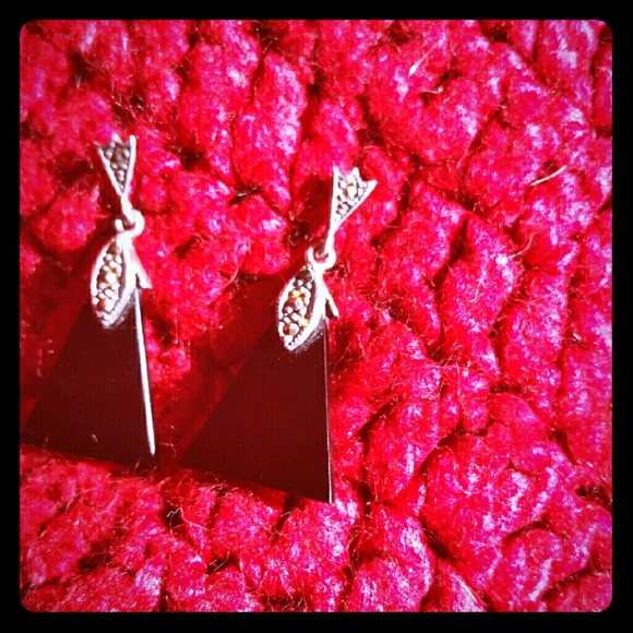 Pretty Silver and Black Dangling Earrings