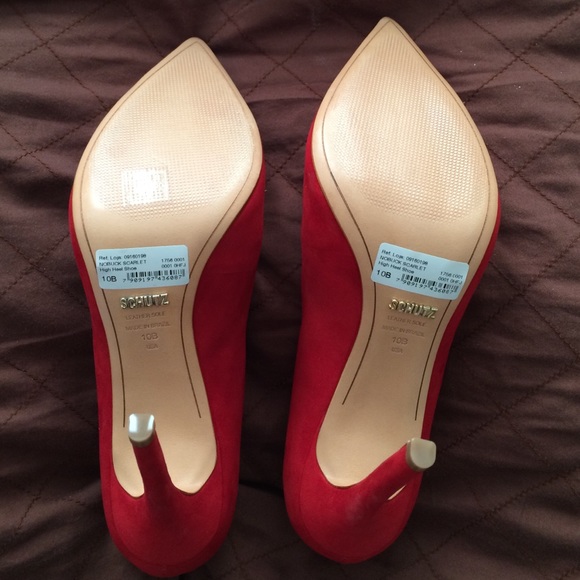 ~SOLD~ Add'l photos of Schutz sz10B Nobuck Scarlet