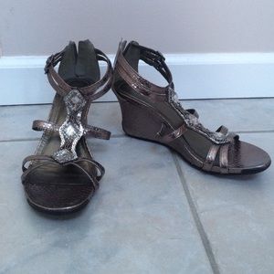 Silver wedges