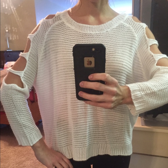 White sleeve cut out slub sweater