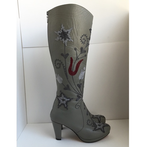 HANDMADE EMBROIDERED BOOTS FROM TURKEY - Picture 3 of 4