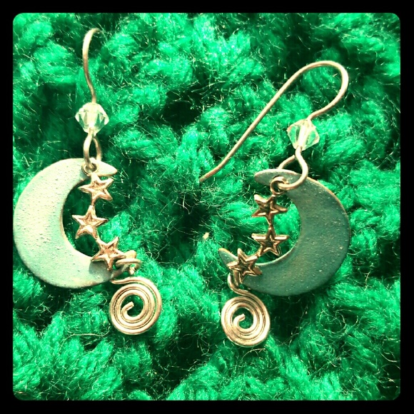BUNDLEGroovy Earrings with Crescent Moon and Stars