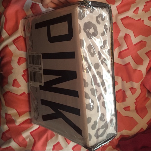 Pink cheetah print sheet set