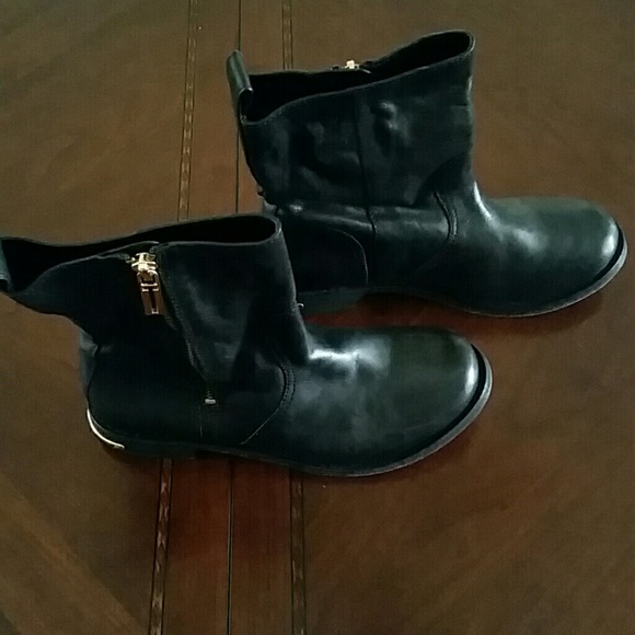 Tory Burch Boots