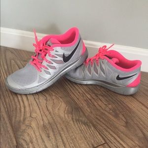 Nike Youth 5.0 Running Shoes