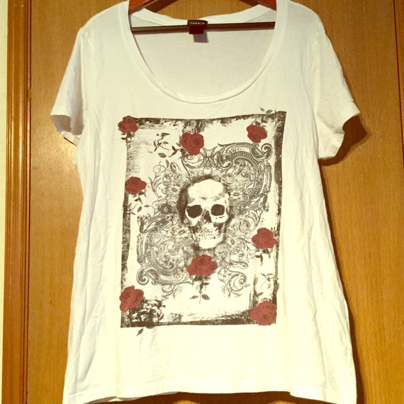 Skull and Rose's Tee