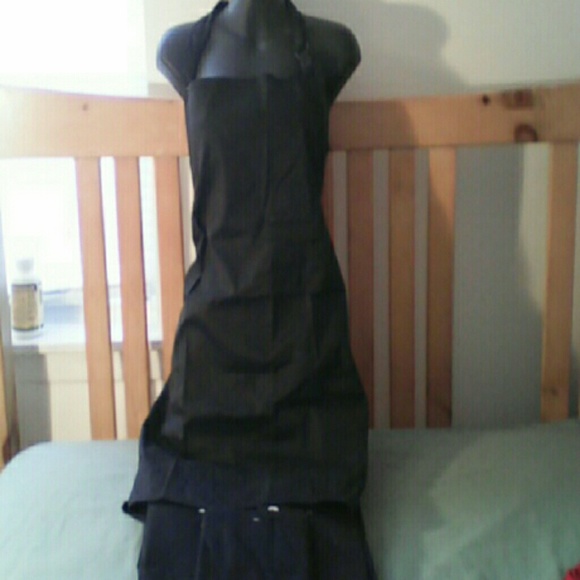 Price drop!!! 10 aprons bundle!!