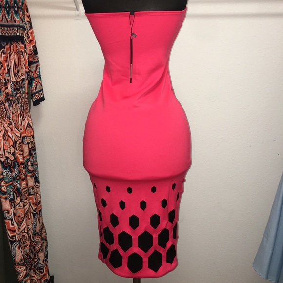 🎀HOST PICK🎀 CORAL STRAPLESS DRESS - Picture 3 of 4