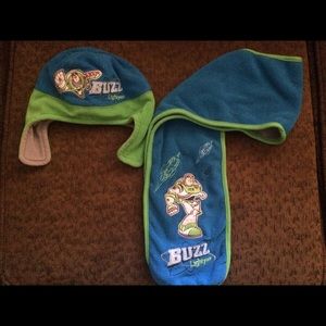 Kids Buz Light Scarf & Hat Set firm price