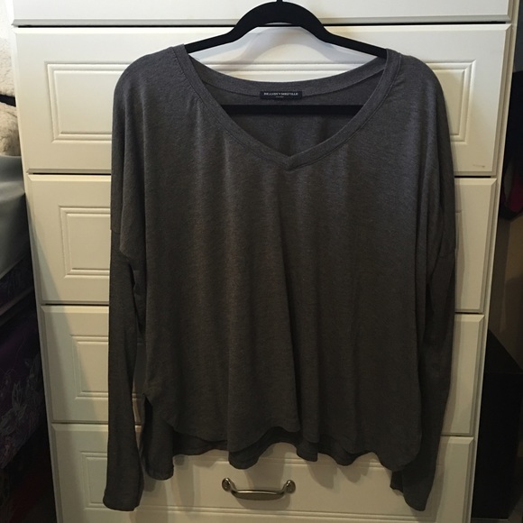 Brandy Melville Tops - Classic brandy melville top