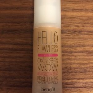 Benefit Hello Flawless
