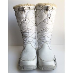 UGG BOOTS WITH CUSTOM AIRBRUSHED DESIGN