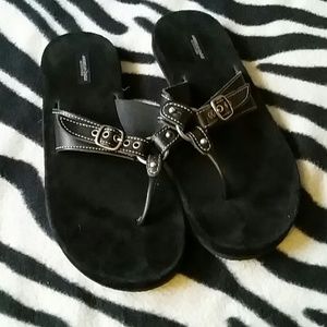 Buckle flip flops