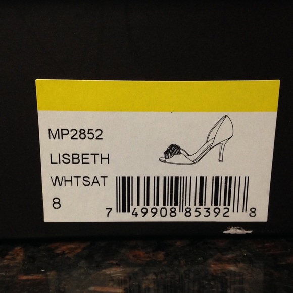 New in box Badgley Mischka Size8 bridal heels - Picture 3 of 4