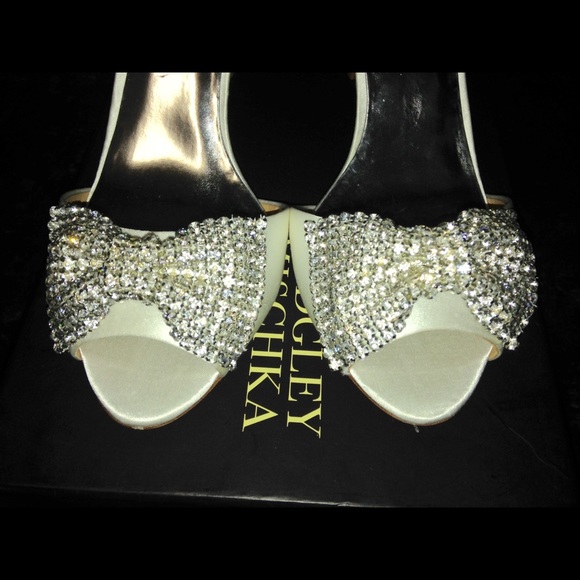 New in box Badgley Mischka Size8 bridal heels - Picture 4 of 4