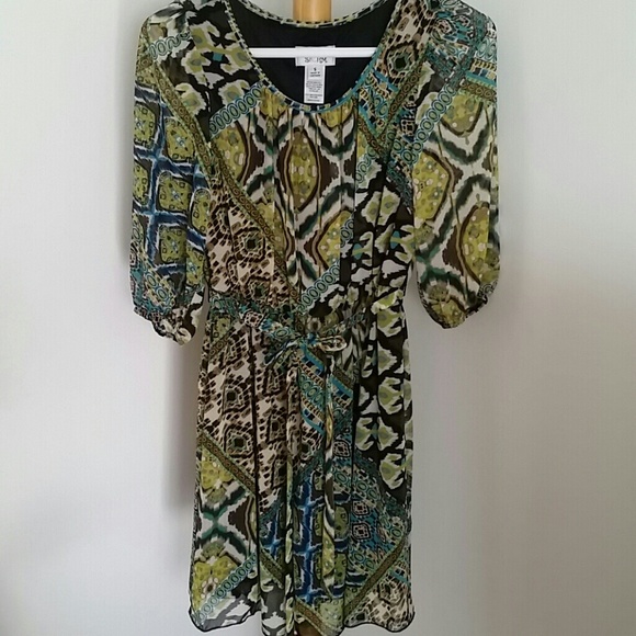 Modest Dress - Picture 3 of 4