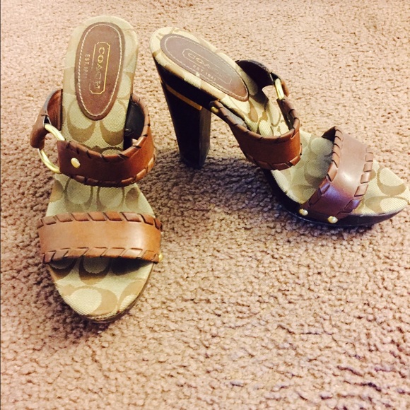 Sandal - Picture 1 of 2