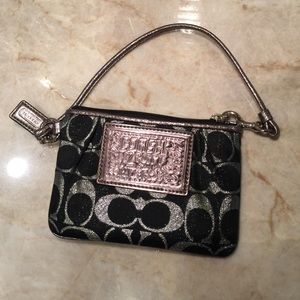Coach Loves Poppy Signature Wristlet
