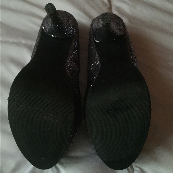 Sparkly Pumps! - Picture 4 of 4