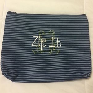 NEW! Thirty one zipper pouch